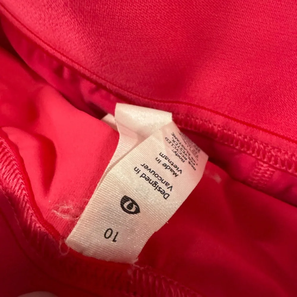Lululemon fuchsia pink tennis skirt with built in shorts - Picture 2 of 13